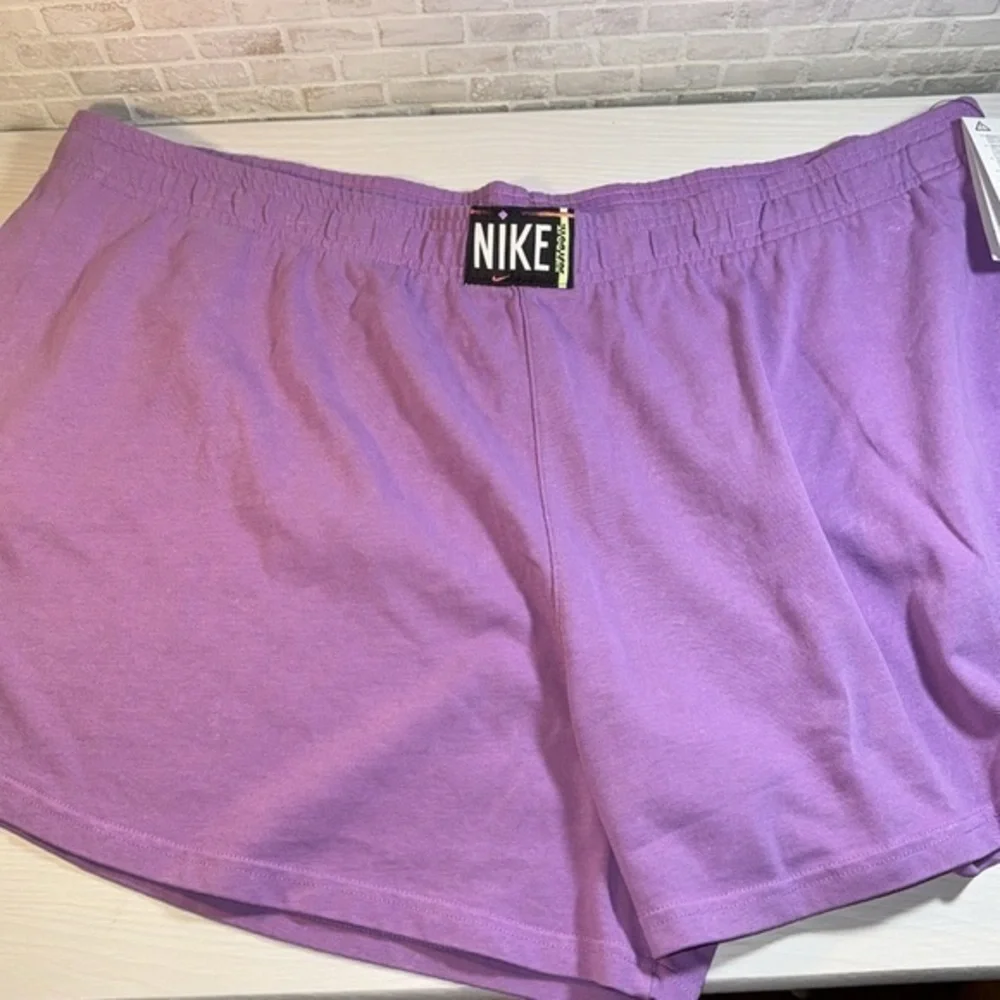 Nike Casual Comfy Athleisure Pull On Retro Vibe 90s Vintage Style Lounge Shorts